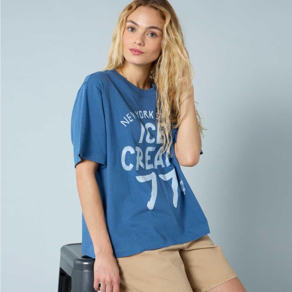 American Eagle Outfitters White Graphic Tee